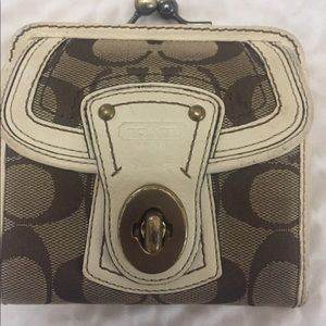 Square Coach wallet